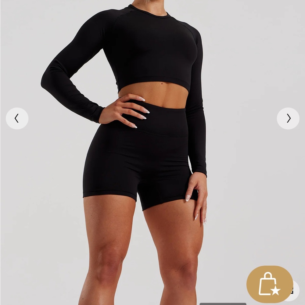COPY - Women’s Best-  Essential Long Sleeve Crop Top/ Black